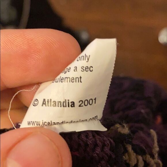 Y2K 2001 Vintage Icelandic Purple Embroidered Design Atlandia Sweater Casual - Picture 8 of 10